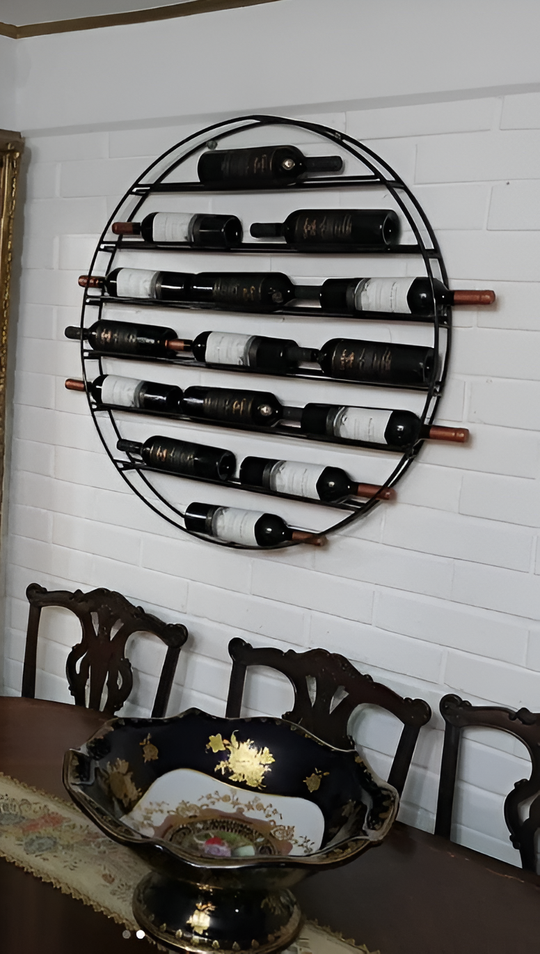 Cava de vino colgante